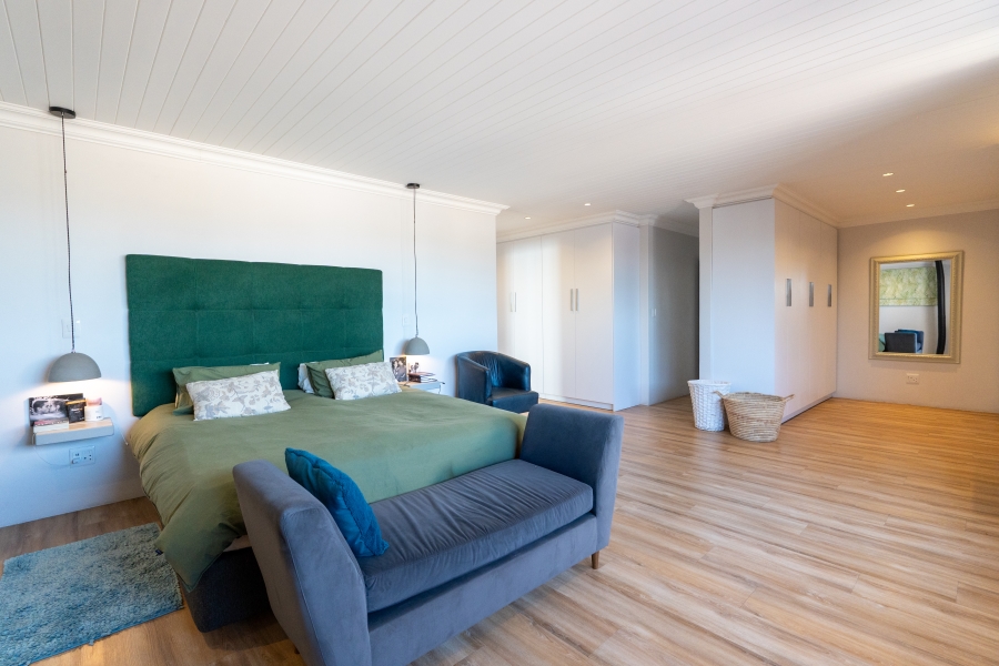 5 Bedroom Property for Sale in Van Riebeeckstrand Western Cape